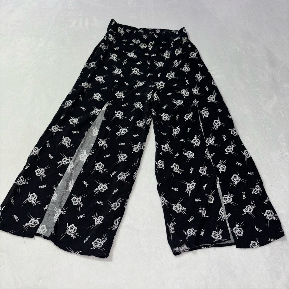 Good Luck Gem Cropped Palazzo Pants Black and White Floral Women’s Size Small
